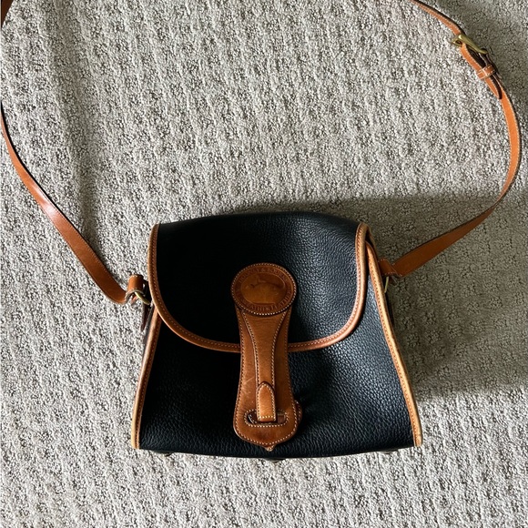 Vintage Dooney and Bourke Crossbody - Picture 1 of 3